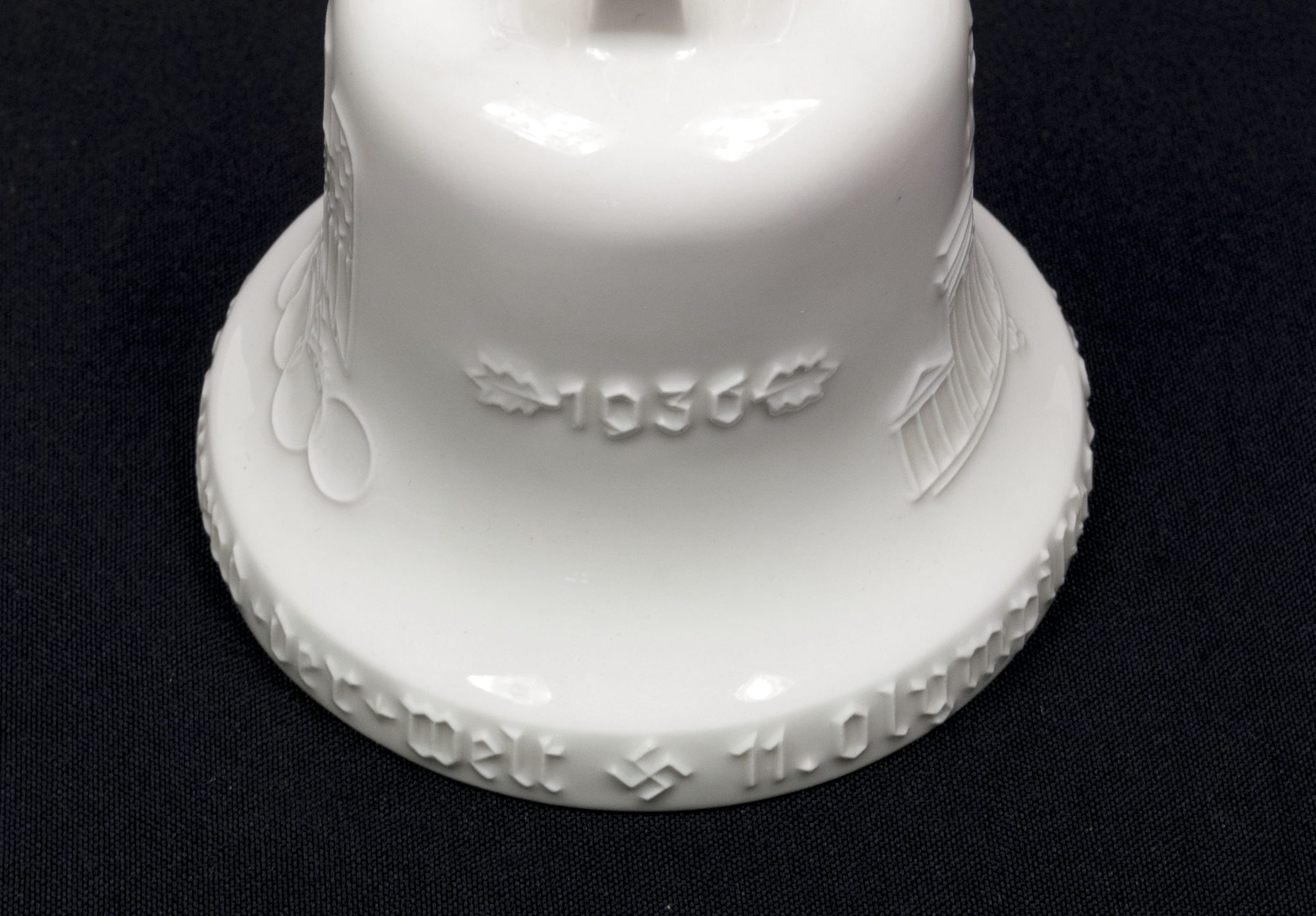 KPM Berlin Porcelain Olympic Games 1936 bell + wooden base - Image 16