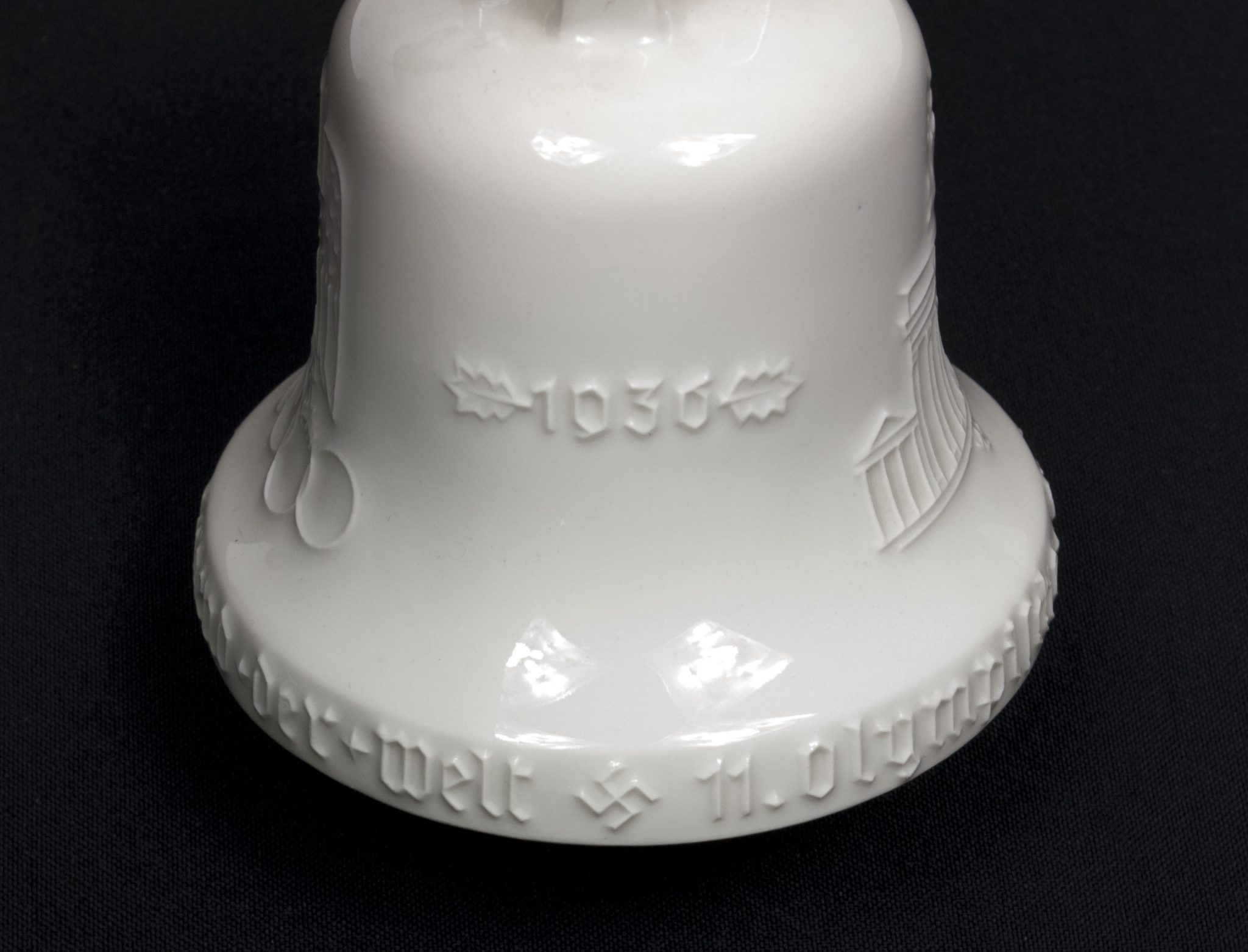 KPM Berlin Porcelain Olympic Games 1936 bell + wooden base - Image 18