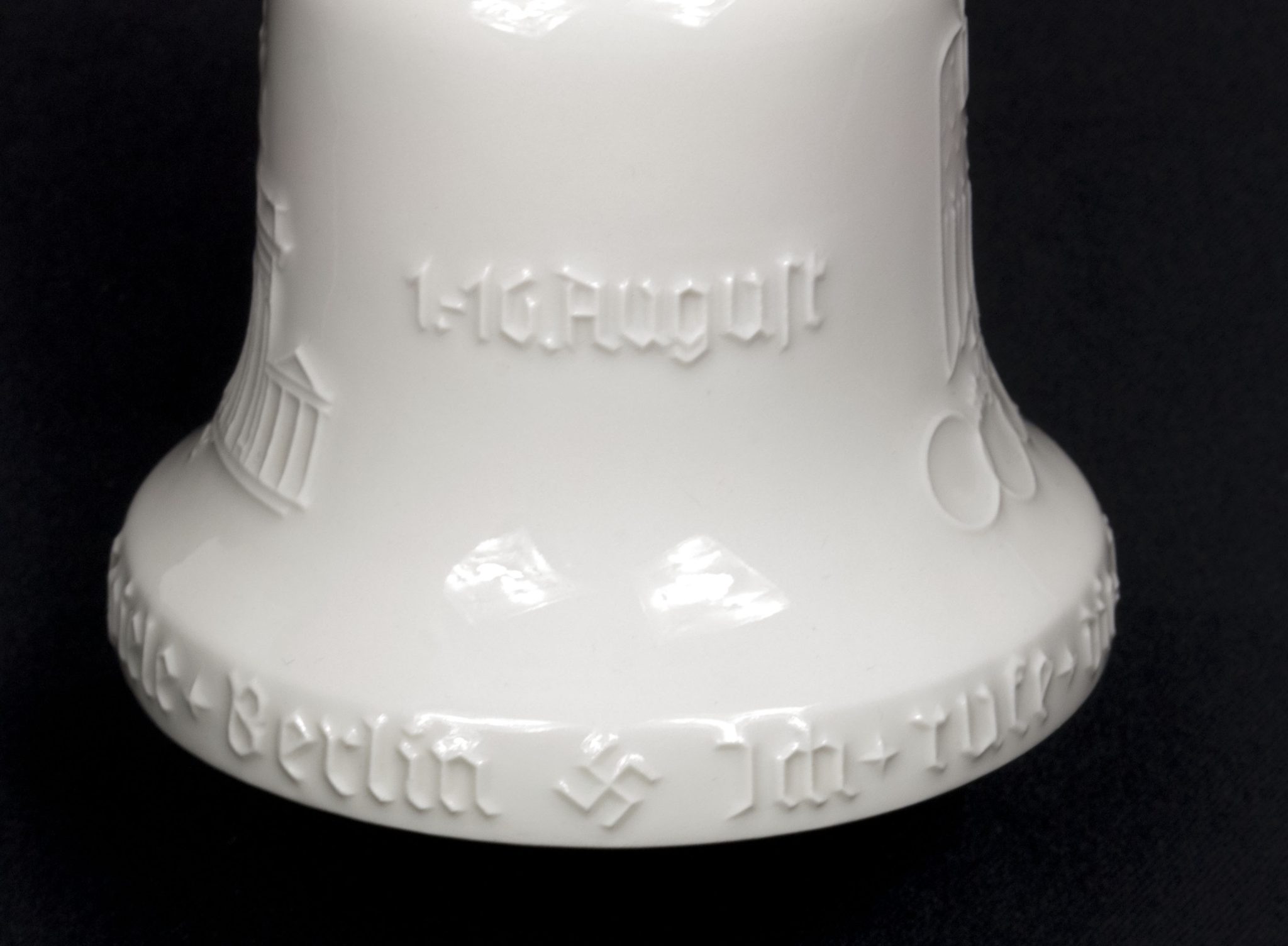 KPM Berlin Porcelain Olympic Games 1936 bell + wooden base - Image 10