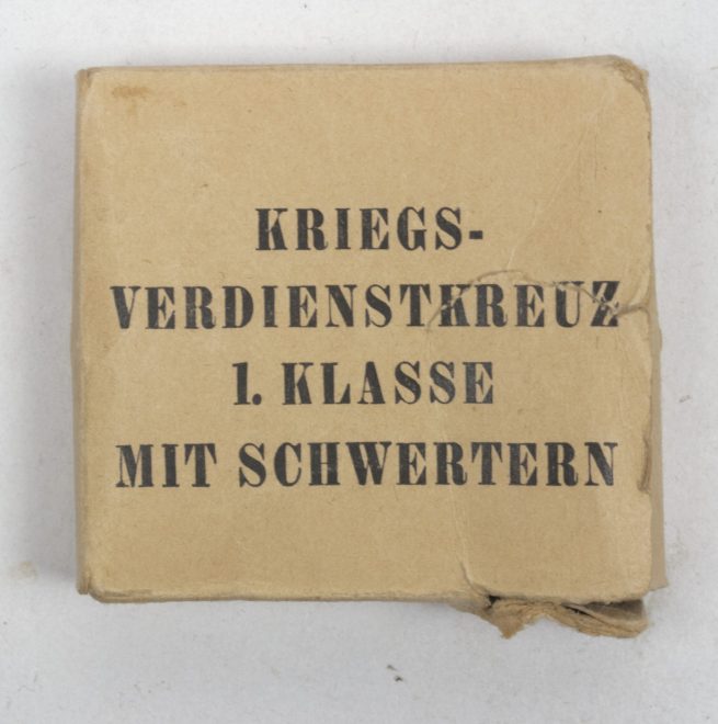 Kriegsverdienst Kreuz Erste Klasse (KVK1) War Merit Cross First Class + case + Umkarton MM 1 Deschler