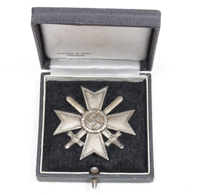 Kriegsverdienst Kreuz Erste Klasse (KVK1) War Merit Cross First Class + case + Umkarton MM 1 Deschler