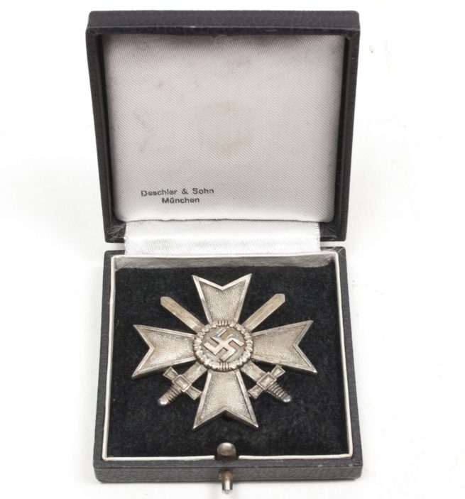 Kriegsverdienst Kreuz Erste Klasse (KVK1) War Merit Cross First Class + case + Umkarton MM 1 Deschler