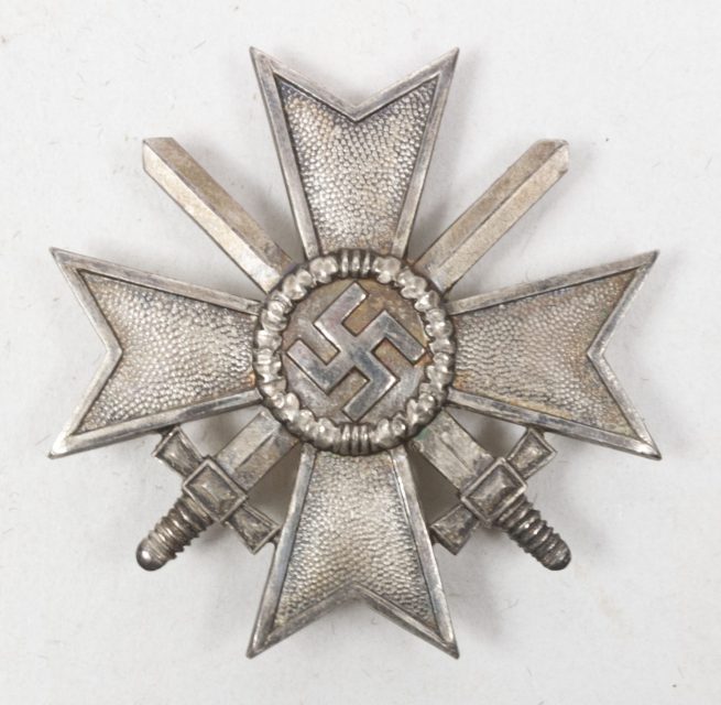 Kriegsverdienst Kreuz Erste Klasse (KVK1) War Merit Cross First Class + case + Umkarton MM 1 Deschler