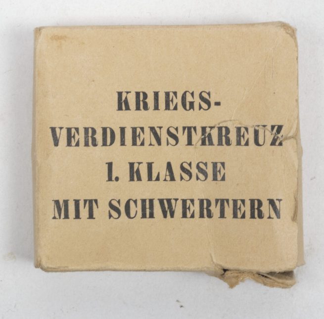 Kriegsverdienst Kreuz Erste Klasse (KVK1) War Merit Cross First Class + case + Umkarton MM 1 Deschler