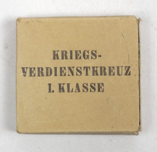 Kriegsverdienst Kreuz Erste Klasse (KVK1) War Merit Cross First Class + case + Umkarton MM 50 Karl Gschiermeister