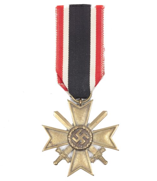 Kriegsverdienstkreuz (KVK) mit Schwerter War Merit Cross with swords MM “9 Liefergemeinschaft Pforzheimer Schmuckhandwerker)