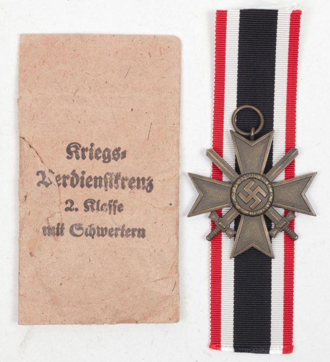 Kriegsverdienstkreuz + enveloppe (MM 127 Moritz Hausch AG)