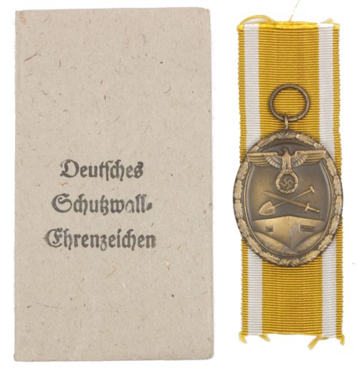 Deutsches Schutzwall Ehrenzeichen Westwal medal + enveloppe by Carl Poellath