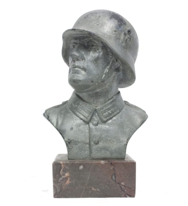 German World War II Soldiersbust (size 22 centimeters)