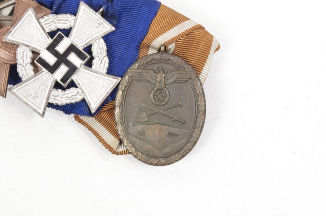 German medalbar with Ek2 + KVK2, FA medaille, FEK, DA, Treue Dienste, Westwall medals