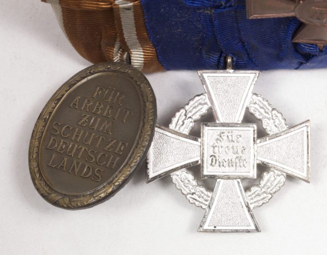 German medalbar with Ek2 + KVK2, FA medaille, FEK, DA, Treue Dienste, Westwall medals