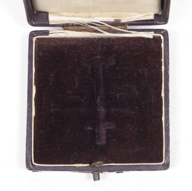 WWI-cased-Iron-Cross-first-Class-EK1-1