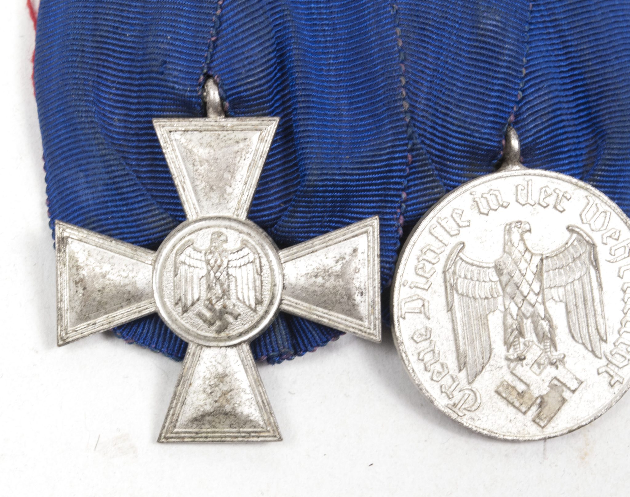 Wehrmacht (Heer) medalbar with 18 + 4 year long service medals