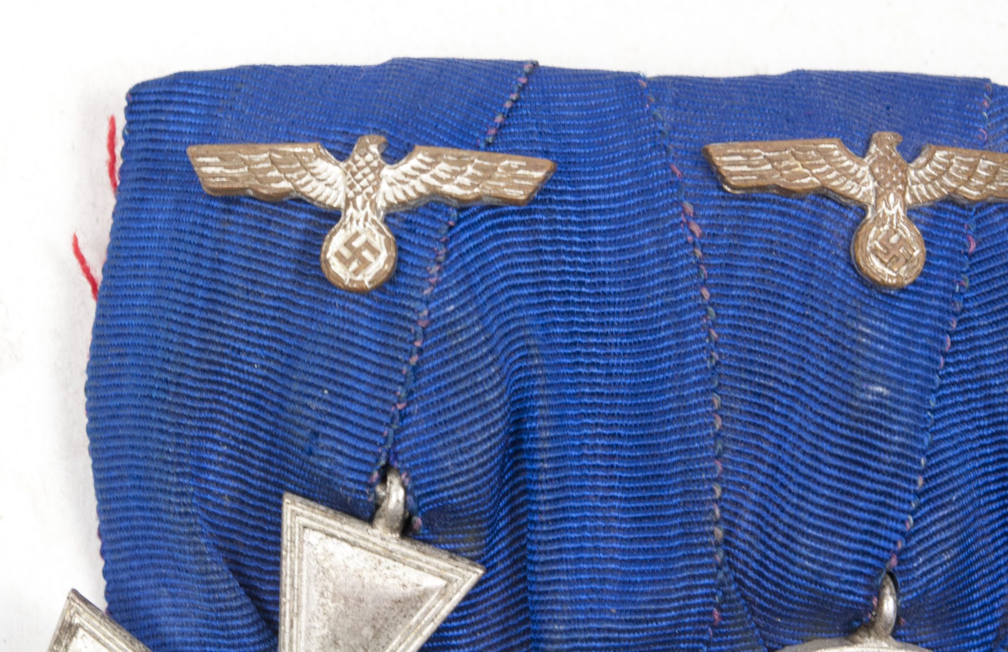 Wehrmacht (Heer) medalbar with 18 + 4 year long service medals