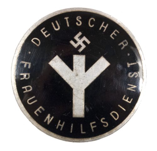 Deutscher Frauenhilfsdienst für Wohlfahrts- und Krankenpflege brooch