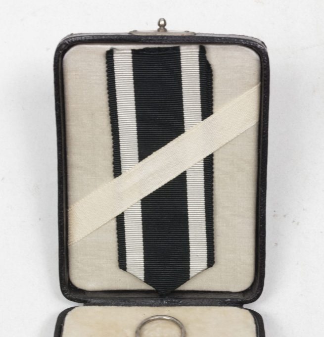 German WWI cased Iron cross second class MM Z - rare