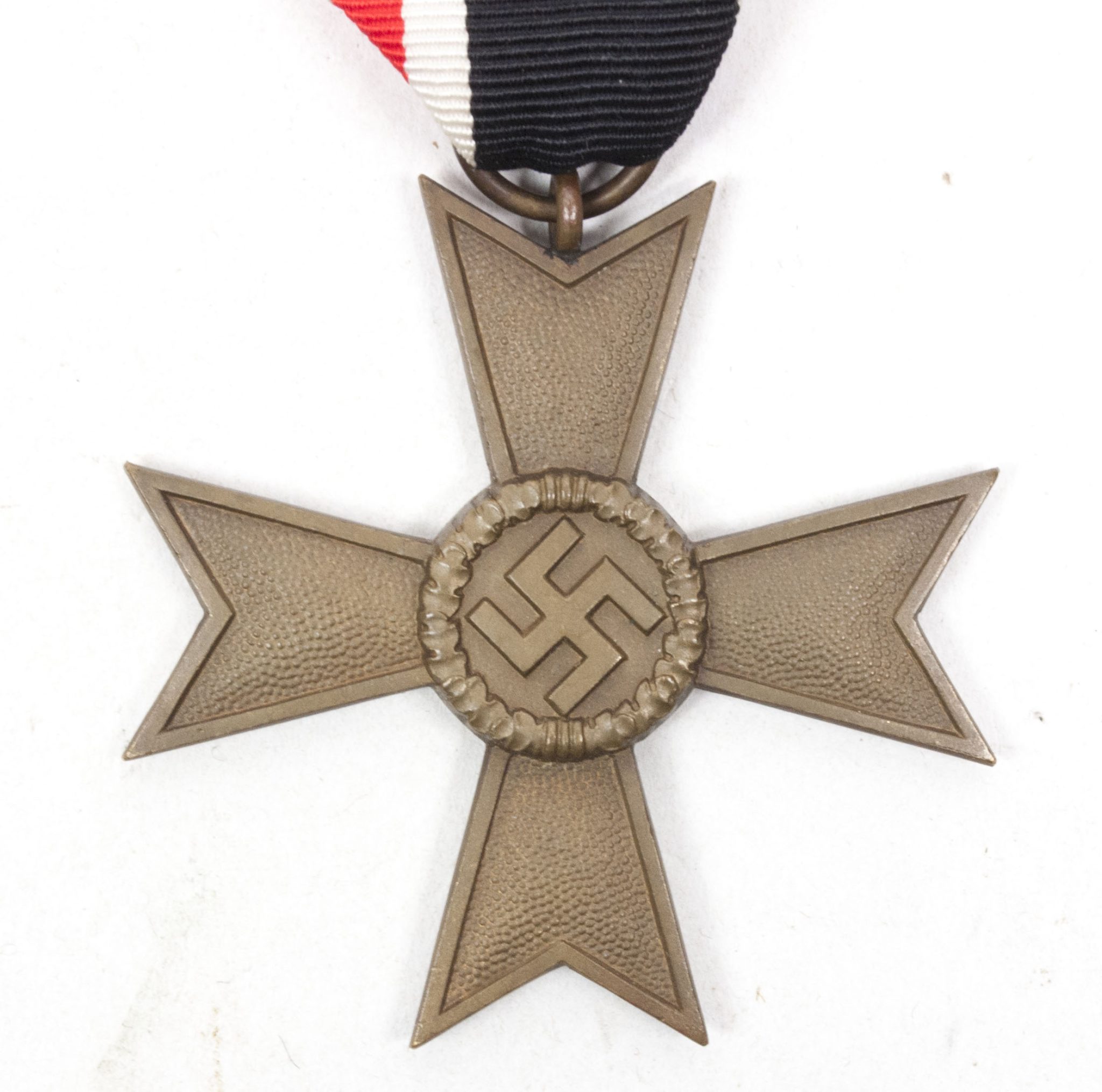 Kriegsverdienstkreuz (KVK) ohne Schwerter War Merit Cross without swords (2) Kriegsverdienstkreuz (KVK) ohne Schwerter War Merit Cross without swords