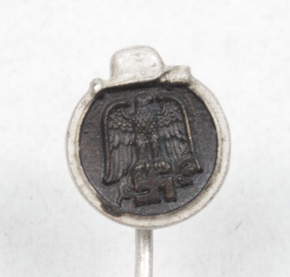 Miniature (9 millimeter) Winterschlacht im Osten Ostmedaille stickpin - extremely rare