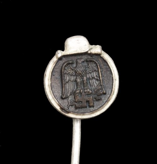 Miniature (9 millimeter) Winterschlacht im Osten Ostmedaille stickpin - extremely rare