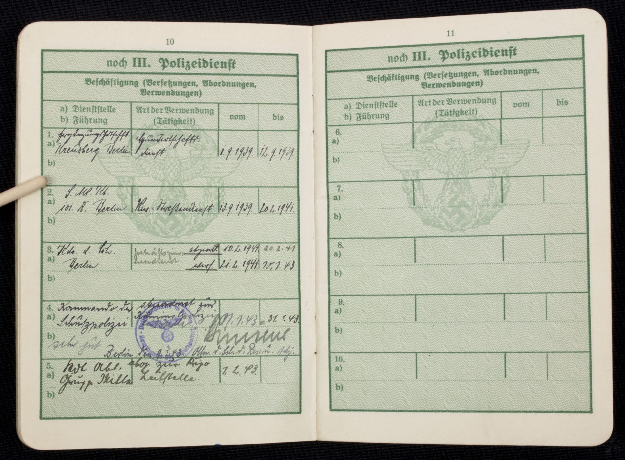 Polizei Dienstpass issued 1941 in Berlin