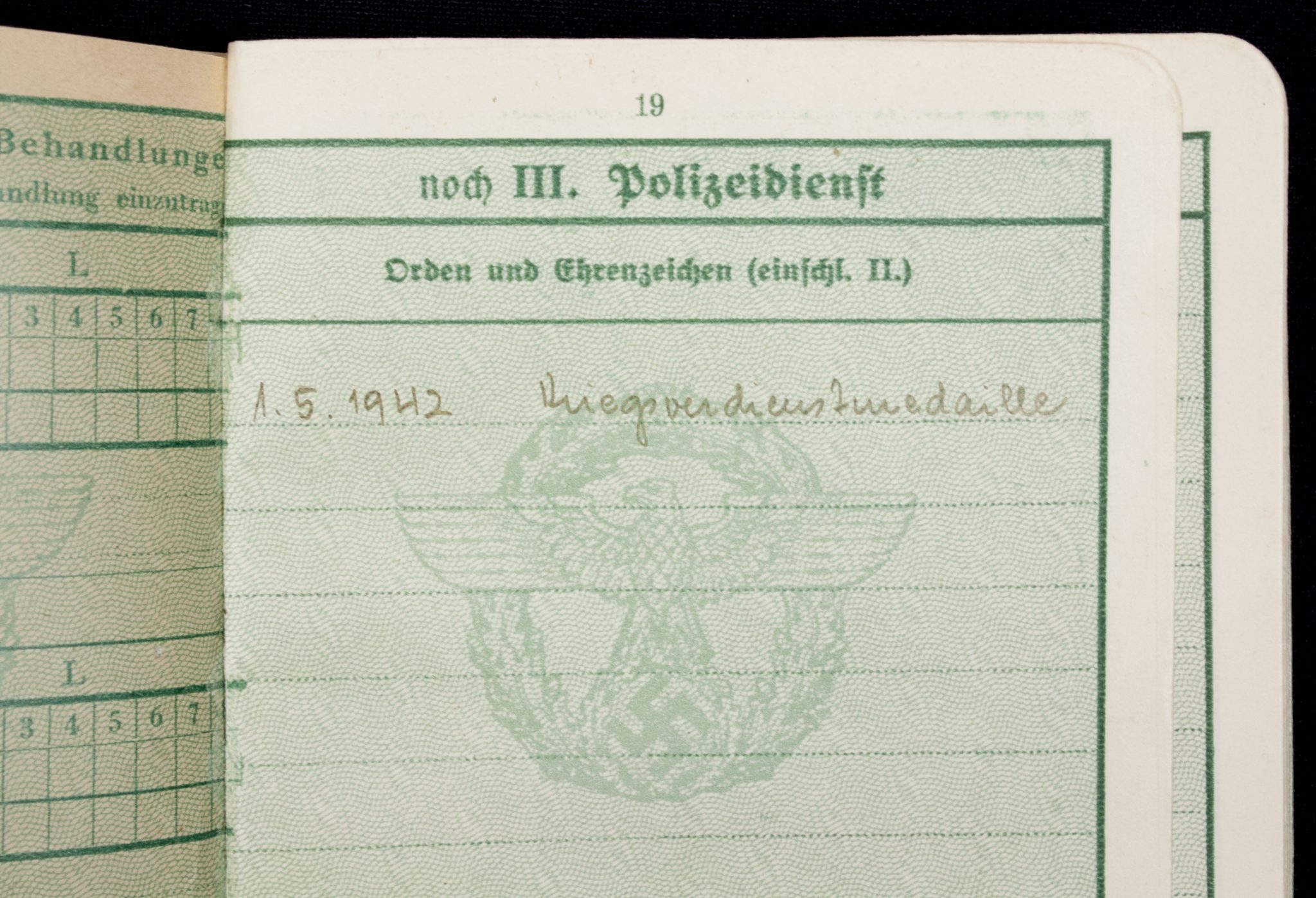 Polizei Dienstpass issued 1941 in Berlin