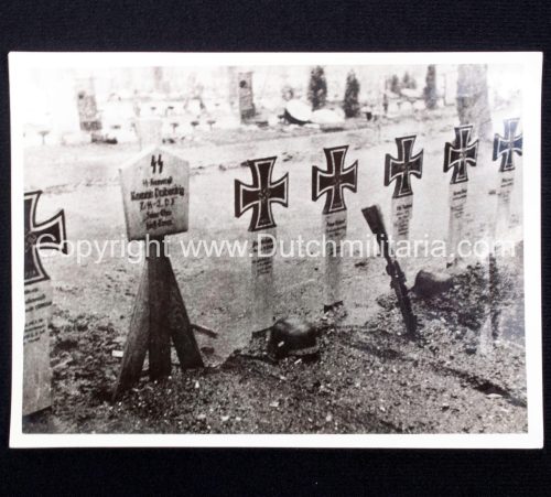 (Pressphoto) Netherlands May 1940 Grebbeberg - German Heer and SS graves - RARE PHOTO