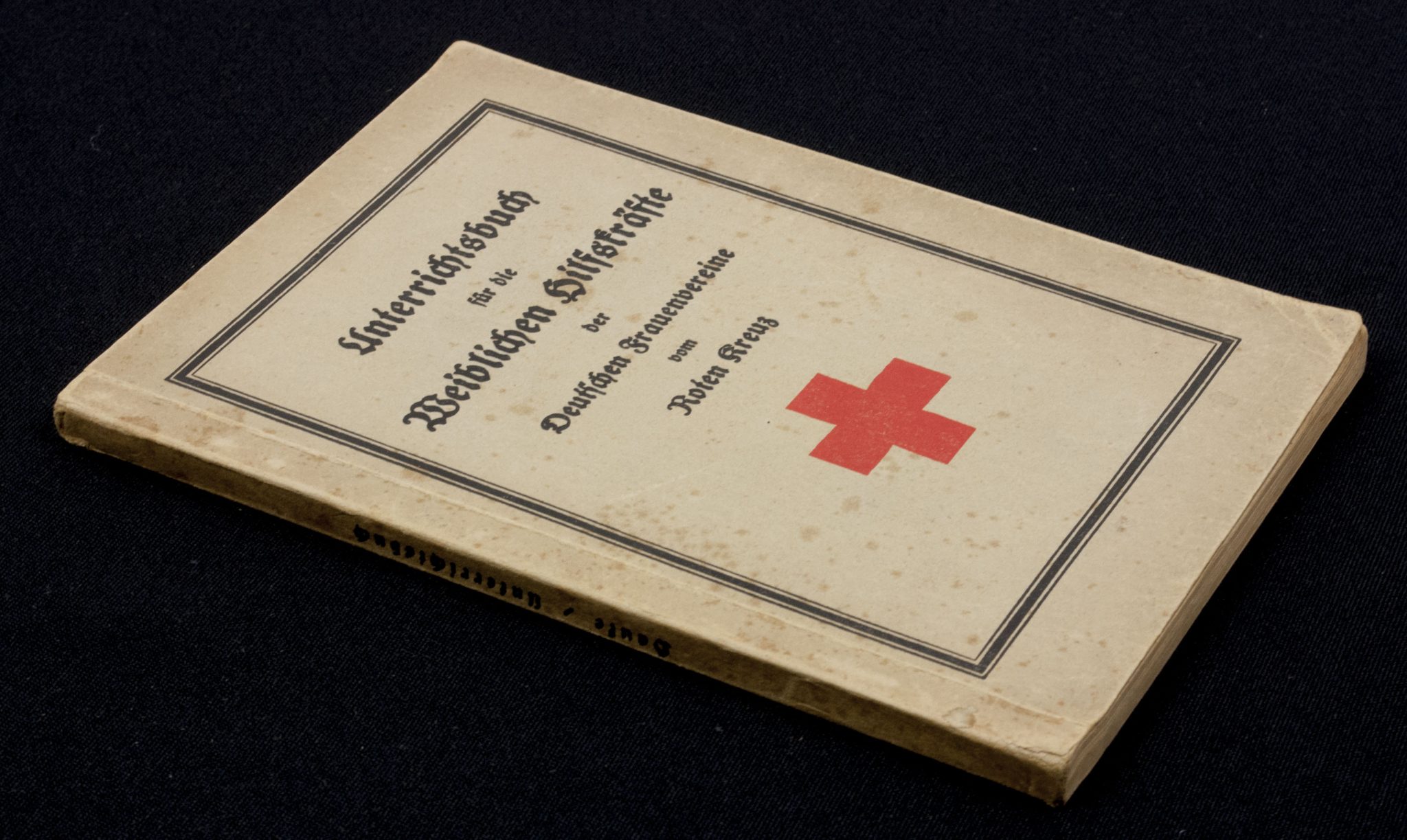 (Book) Unterrichtsbuch für die Weiblichen Hilfskräfte der Deutschen Frauenvereine vom Roten Kreu (