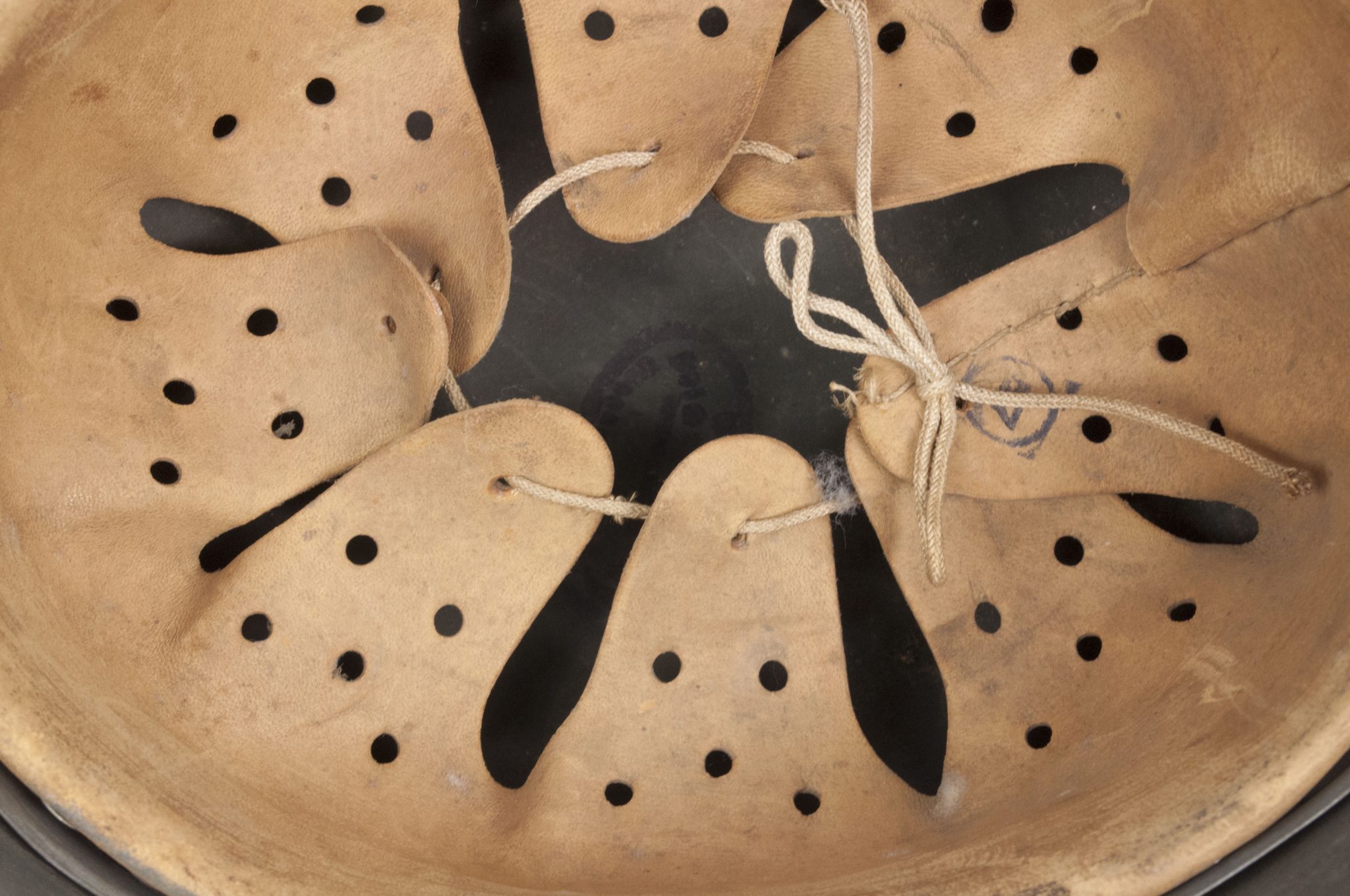 (Denmark) Danish WW2 reissued M42 “Lokal Forsvars Region IIII” helmet - Image 16