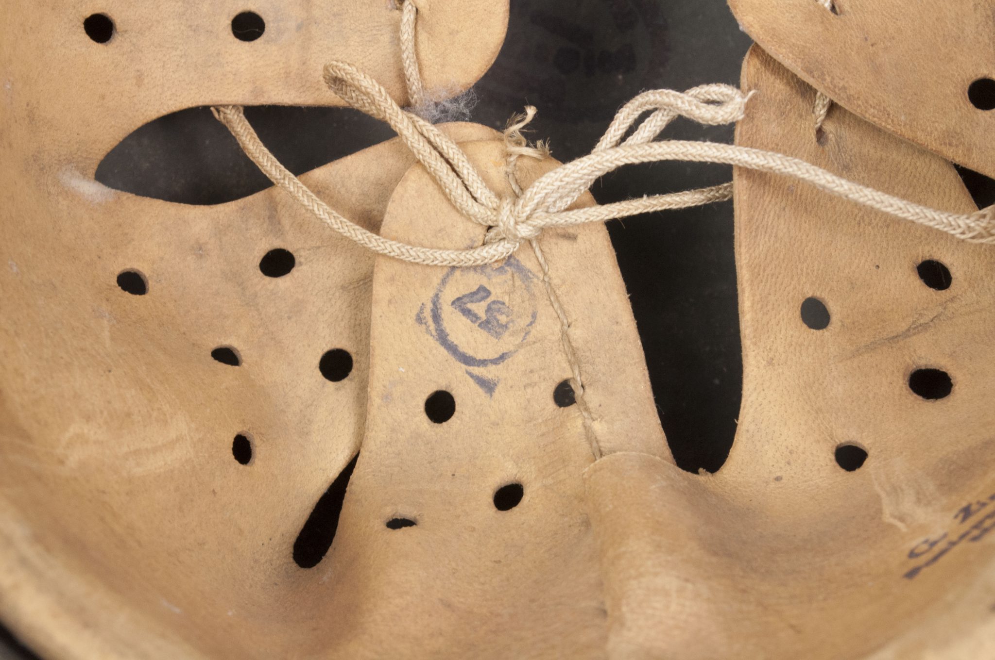 (Denmark) Danish WW2 reissued M42 “Lokal Forsvars Region IIII” helmet - Image 29