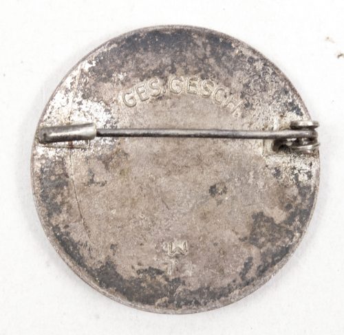 Deutsches Rotes Kreuz (DRK) Helferin brooch