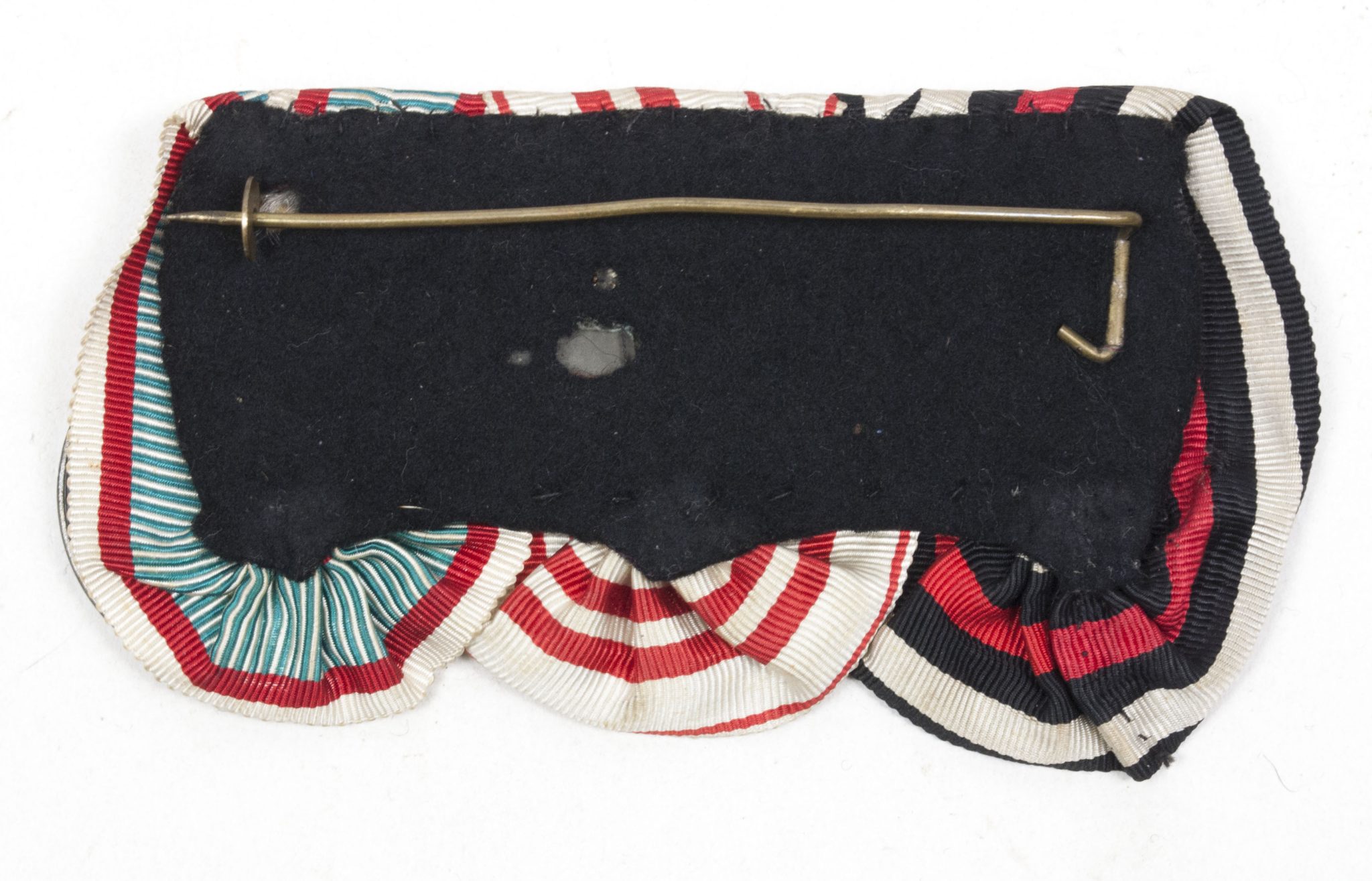 German medalbar with Nichtkämpfer Kreuz + WWI Austrian and Hungarian commemorative medals (4) German medalbar with Nichtkämpfer Kreuz + WWI Austrian and Hungarian commemorative medals