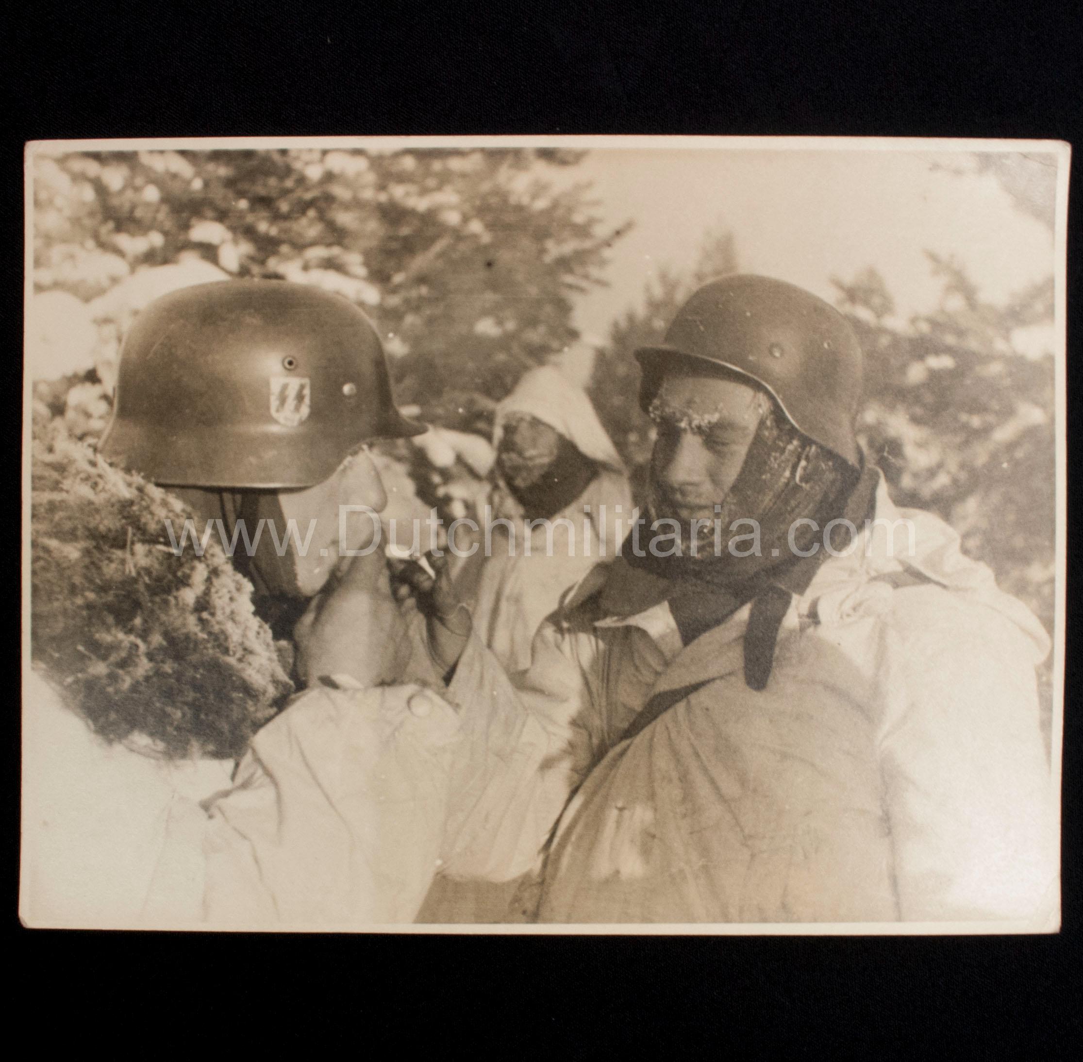 (Pressphoto) SS-Panzergrenadier Regiment "Der Führer" (SS Helmet) (24 x 18 cm) - Image 3