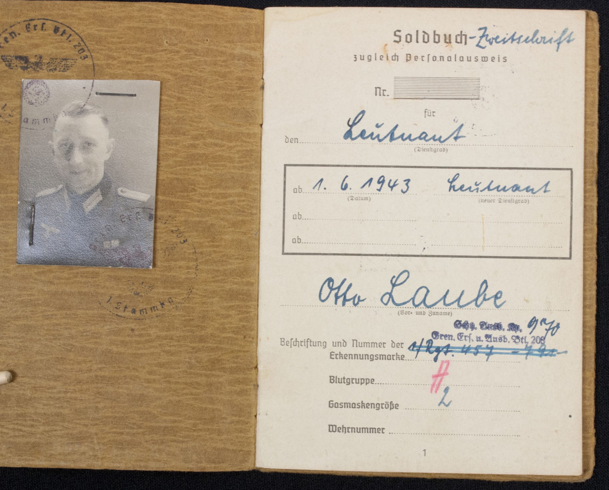 Soldbuch Gren.Ers. u. Ausb. Btl. 203 (with KVK2, EK1, Ek2, VWA Schwarz)