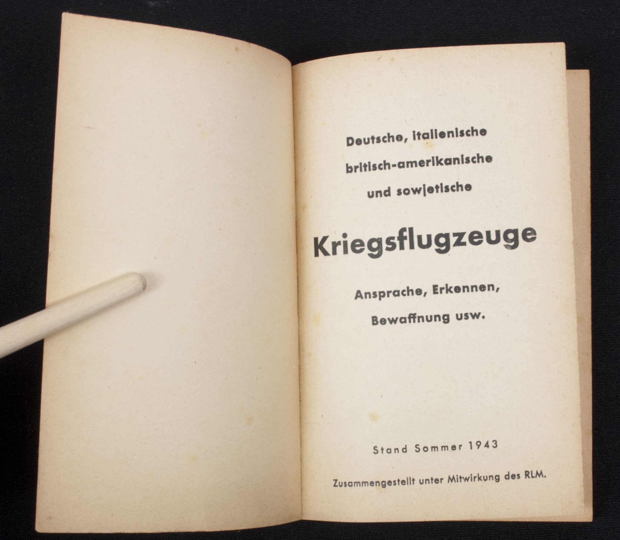 (Book) Deutsche Italienische Britisch-Amerikanische und Sowjetische Kriegsflügzeuge (1944) (Book) Deutsche Italienische Britisch-Amerikanische und Sowjetische Kriegsflügzeuge (1943)