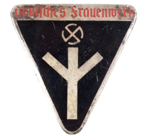 Deutsches Frauenwerk memberbadge RZM M134