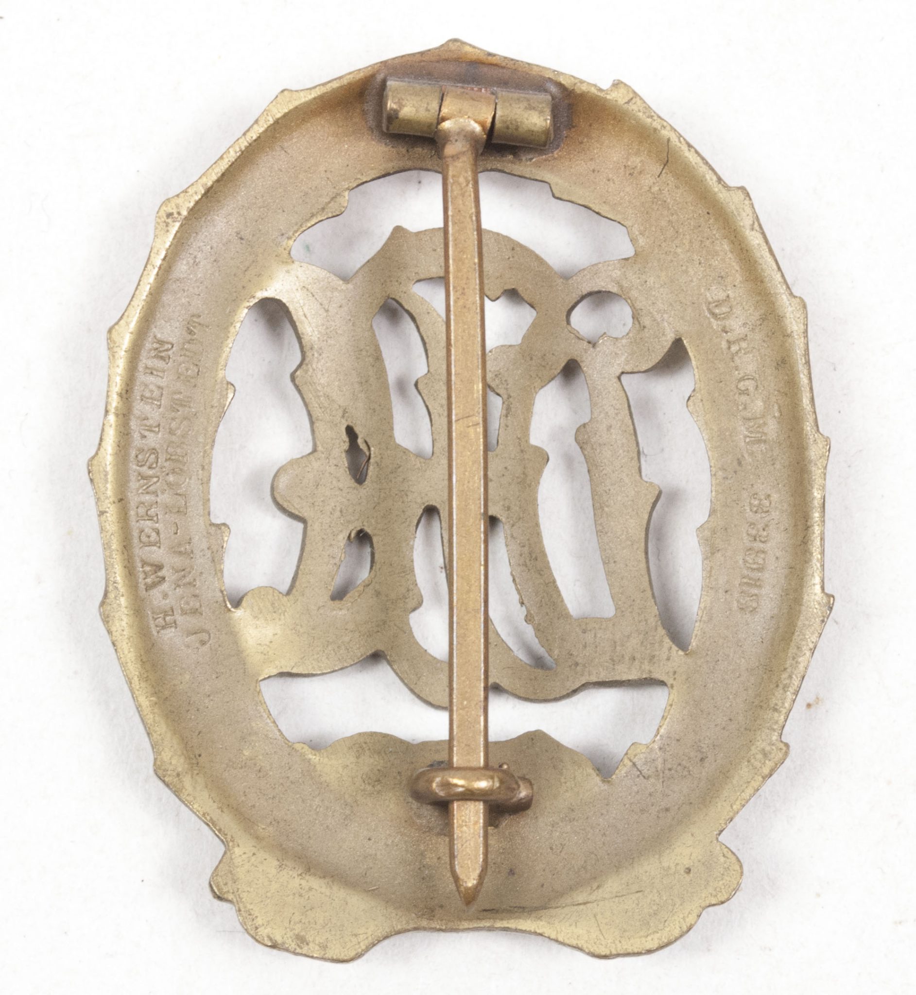 Deutsches Reichsabzeichen für Leibesübungen in bronze (DRA) (maker Wernstein) (2) Deutsches Reichsabzeichen für Leibesübungen in bronze (DRA) (maker Wernstein)
