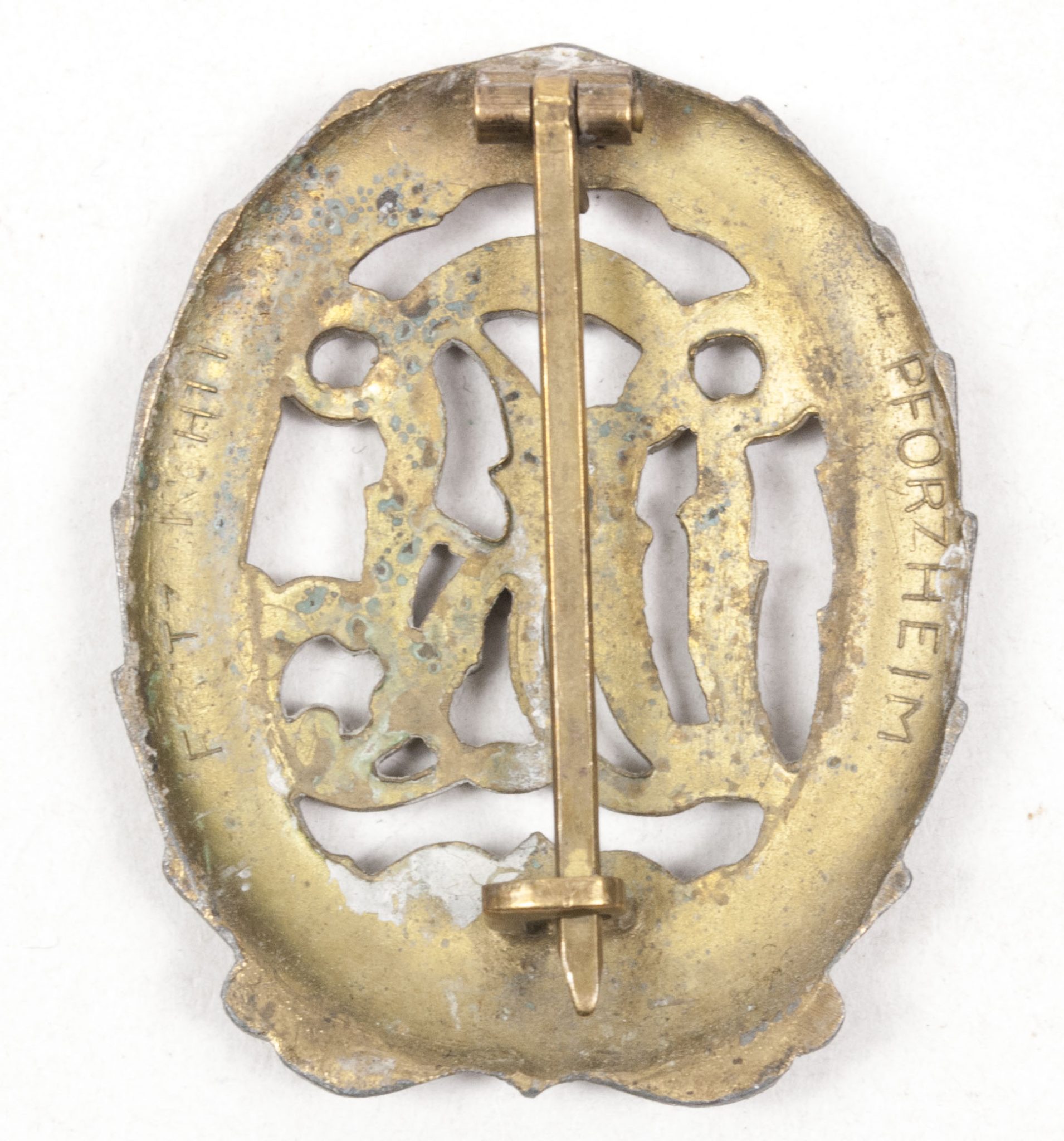 Deutsches Reichssportabzeichen (DRL) bronze – (Maker FRITZ KOHM) – ZINC variation – RARE (2) Deutsches Reichssportabzeichen (DRL) bronze – (Maker FRITZ KOHM) - ZINC variation - RARE