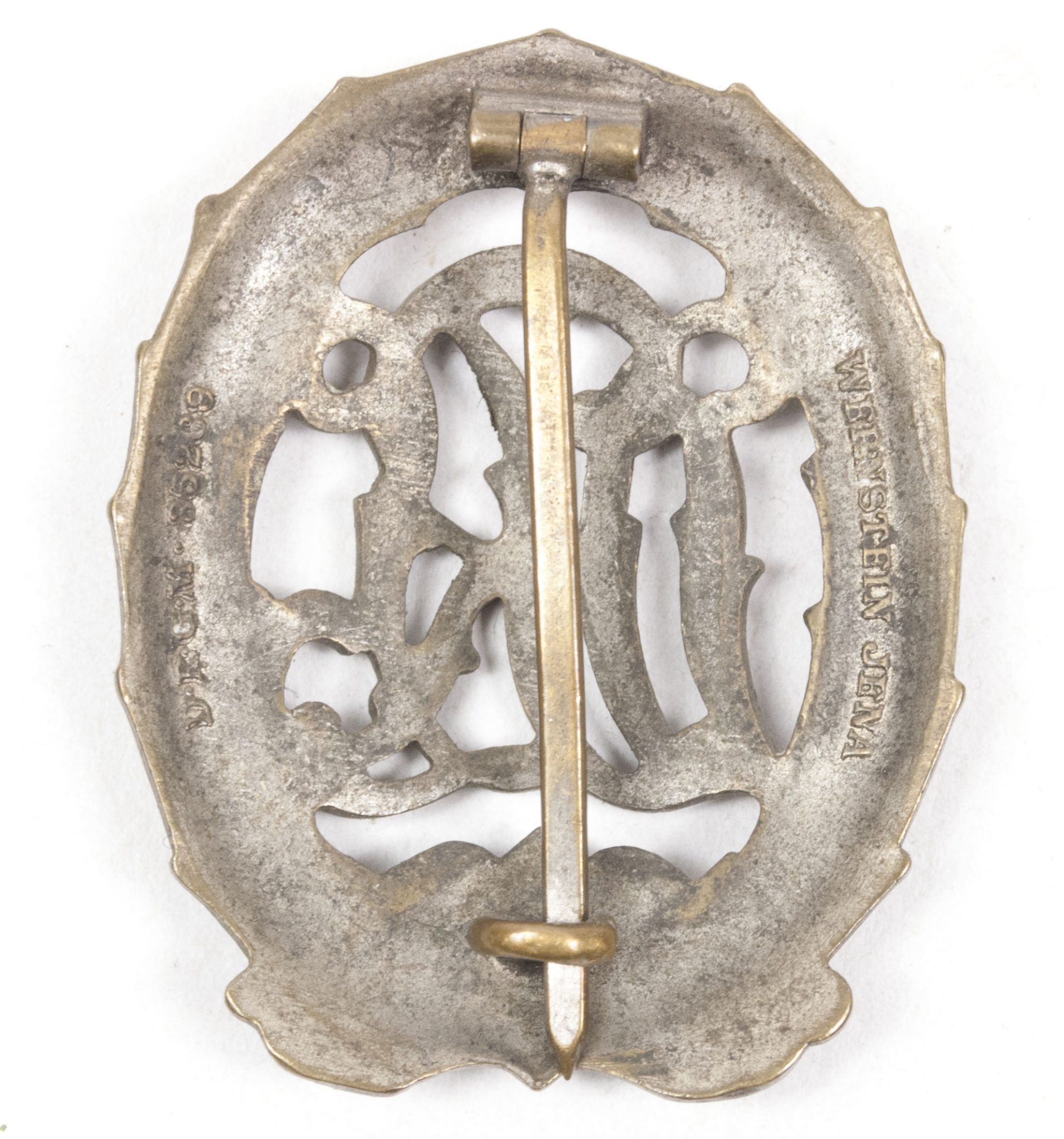 Deutsches Reichssportabzeichen (DRL) silver – (Maker Wernstein Jena) (2) Deutsches Reichssportabzeichen (DRL) silver – (Maker Wernstein Jena)