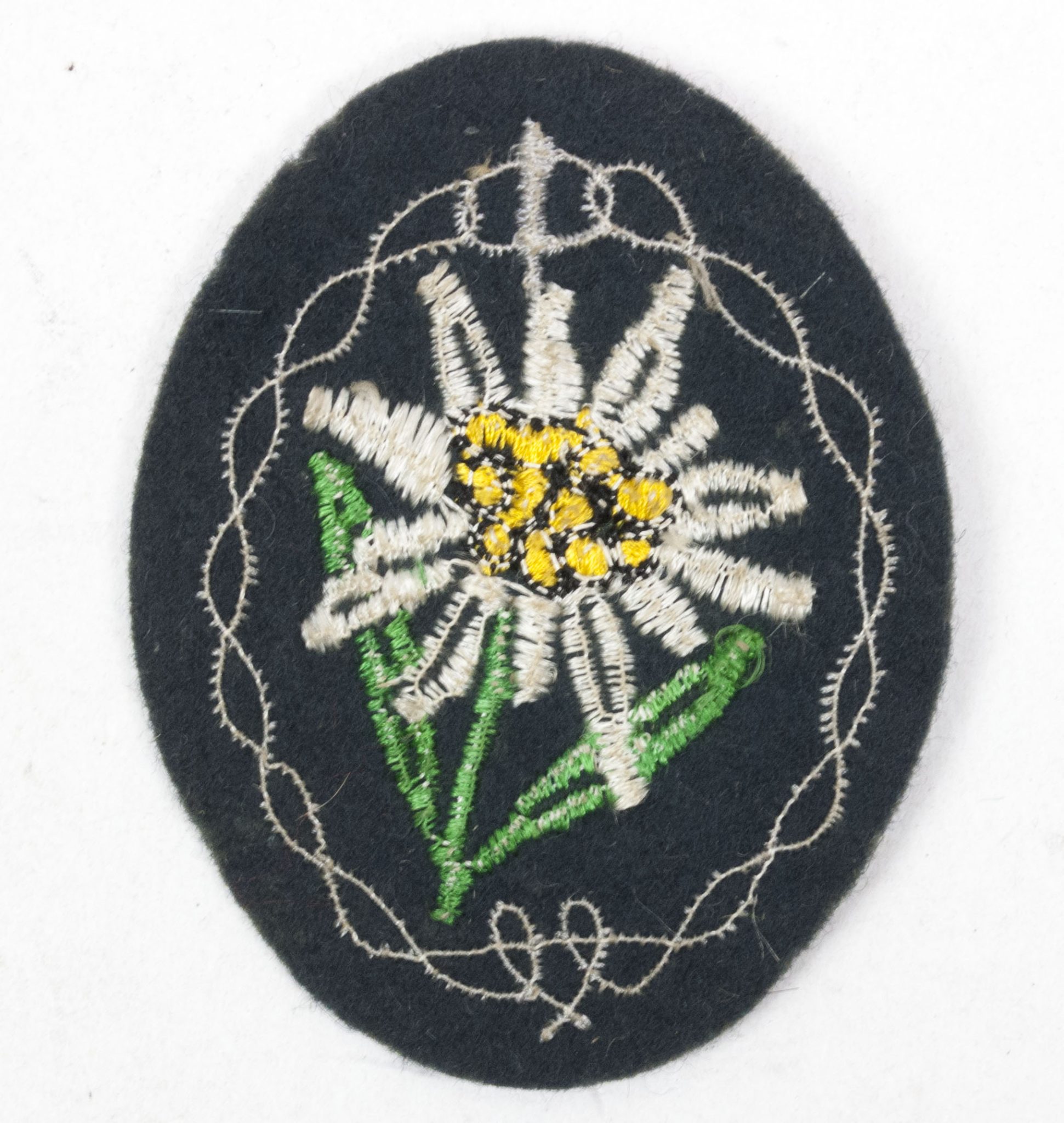 Gebirgsjäger edelweiss sleeve insignia (2) Gebirgsjäger edelweiss sleeve insignia