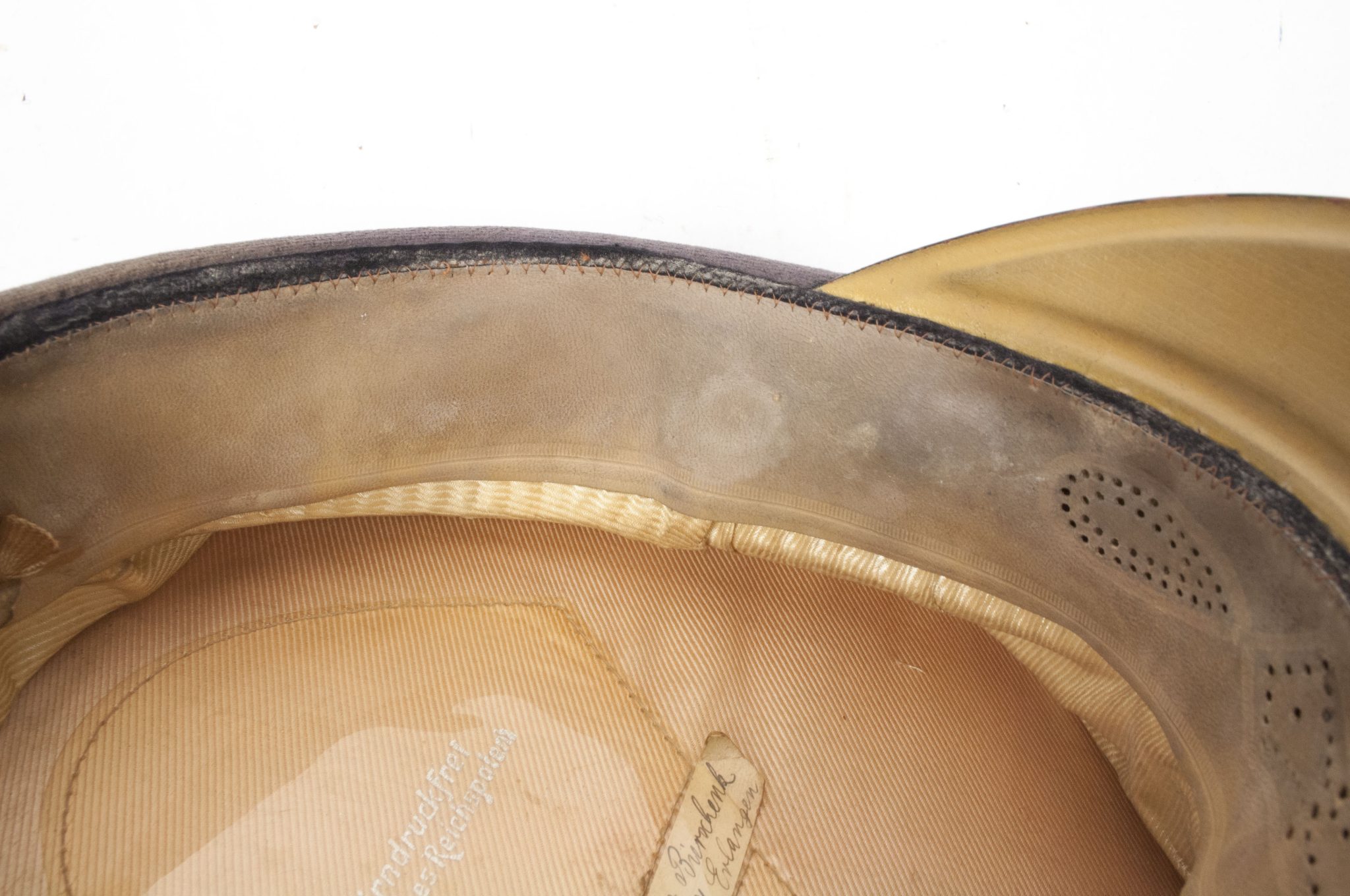 German Artillery NCO visor cap (NAMED: 3.1 A.R. 17. Erlangen) - Image 22