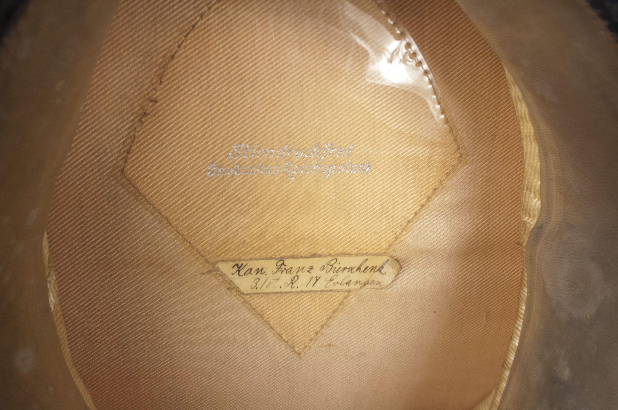 German Artillery NCO visor cap (NAMED: 3.1 A.R. 17. Erlangen) - Image 26