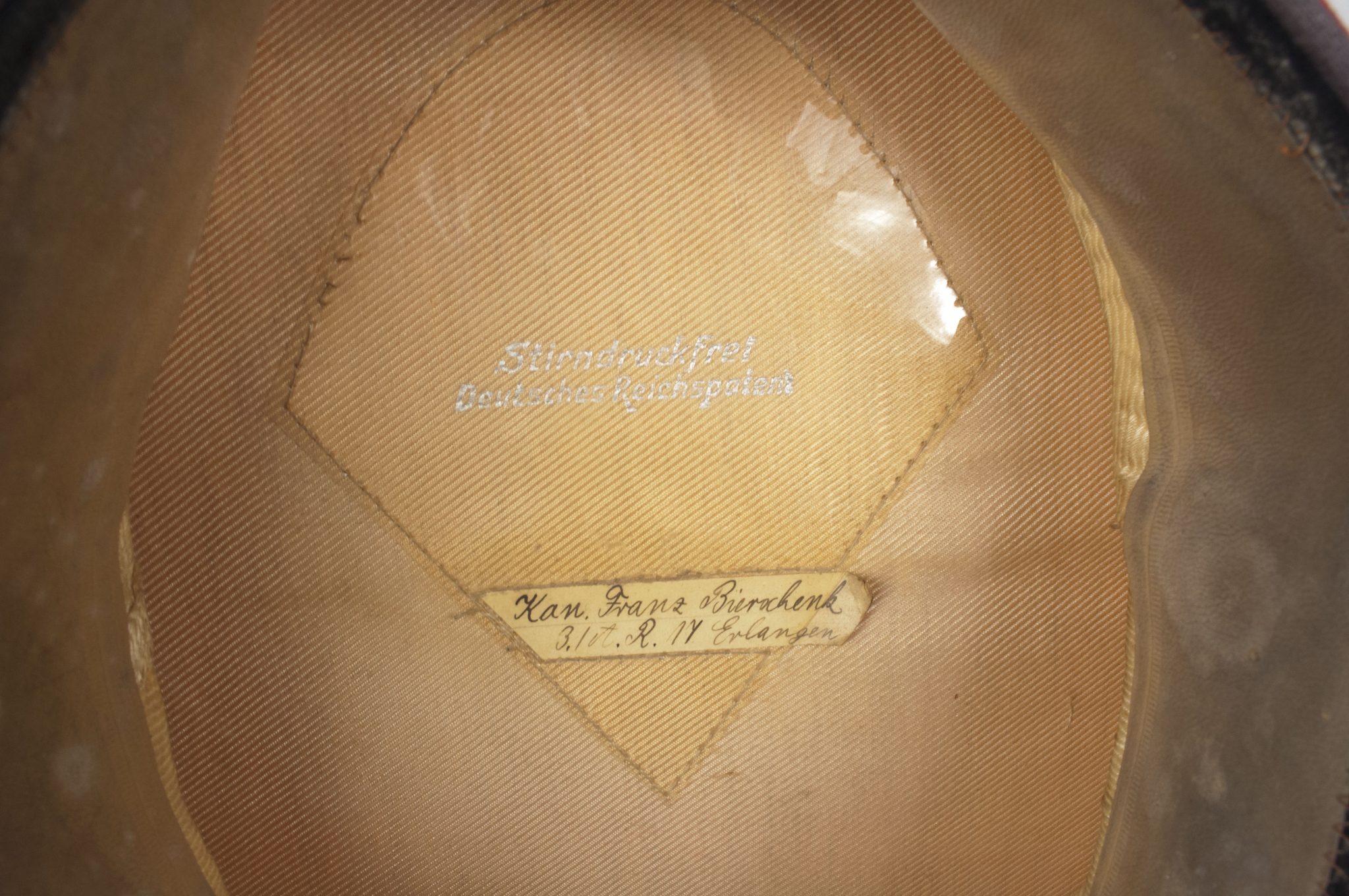 German Artillery NCO visor cap (NAMED: 3.1 A.R. 17. Erlangen) - Image 29