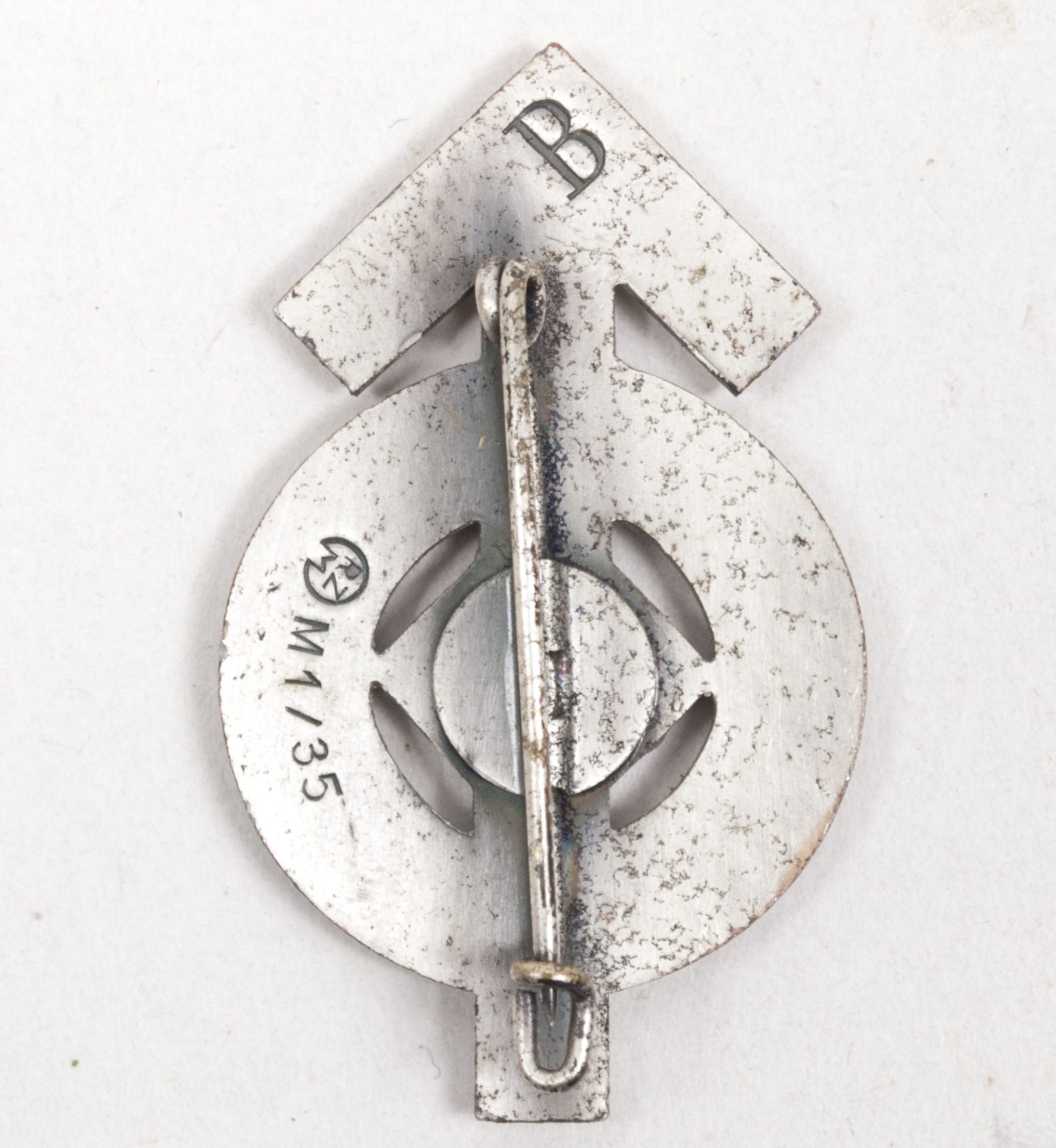 Hitlerjugend (HJ) Leistungsabzeichen in silver (B-Stück) – RZM M135 (1) Hitlerjugend (HJ) Leistungsabzeichen in silver (B-Stück) - RZM M135
