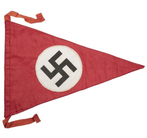NSDAP luxuary pennant made of silk (32 x 23 centimeters)