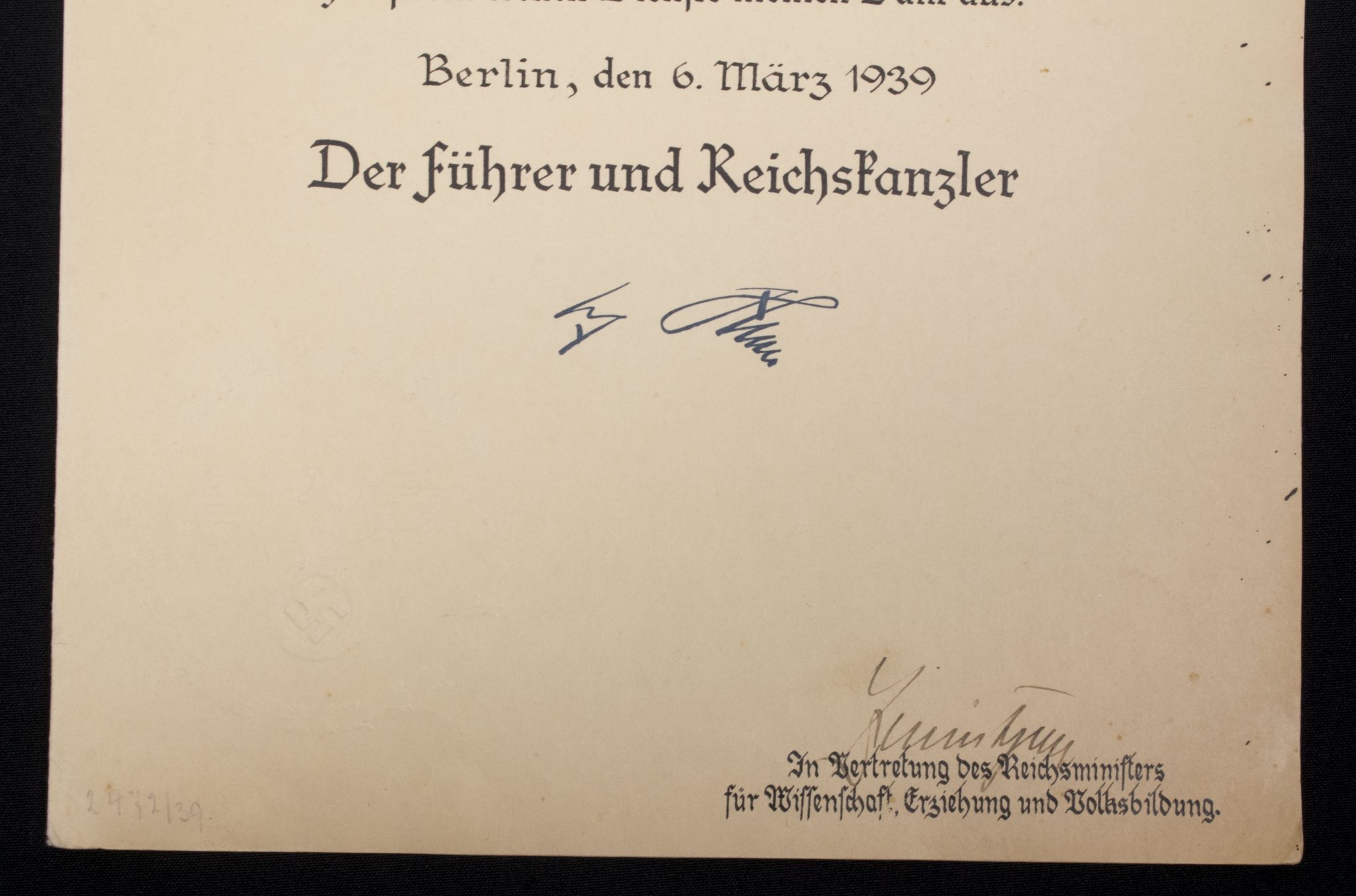 Retirement citation (Urkunde zur Versetzung in den Ruhestand) for a Professor (1939)