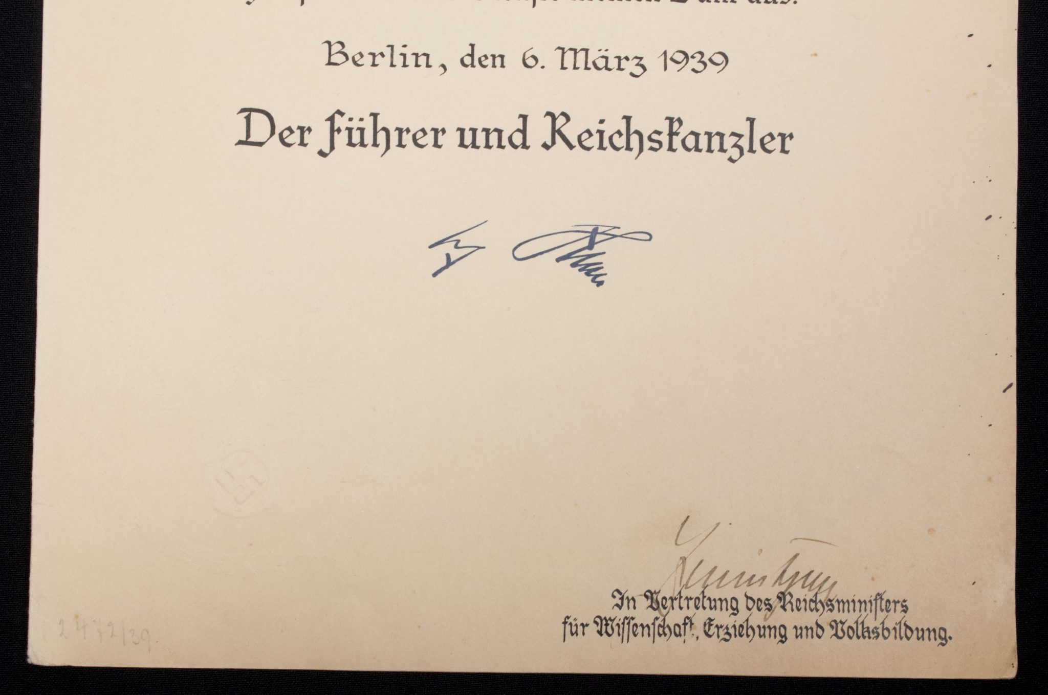 Retirement citation (Urkunde zur Versetzung in den Ruhestand) for a Professor (1939)