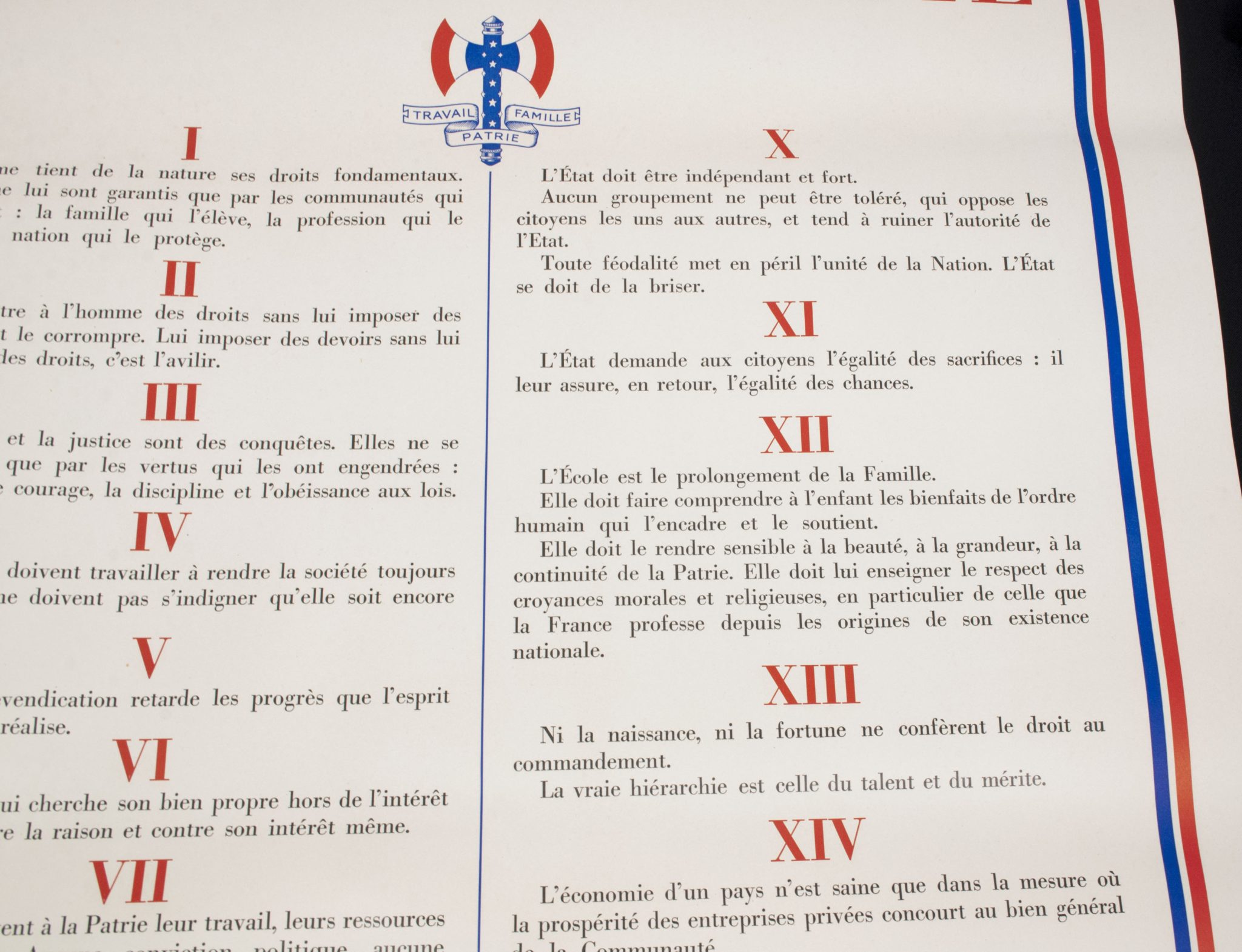 Vichy France poster + Marechal Petain book: "Principes de la Communauté" - Image 11