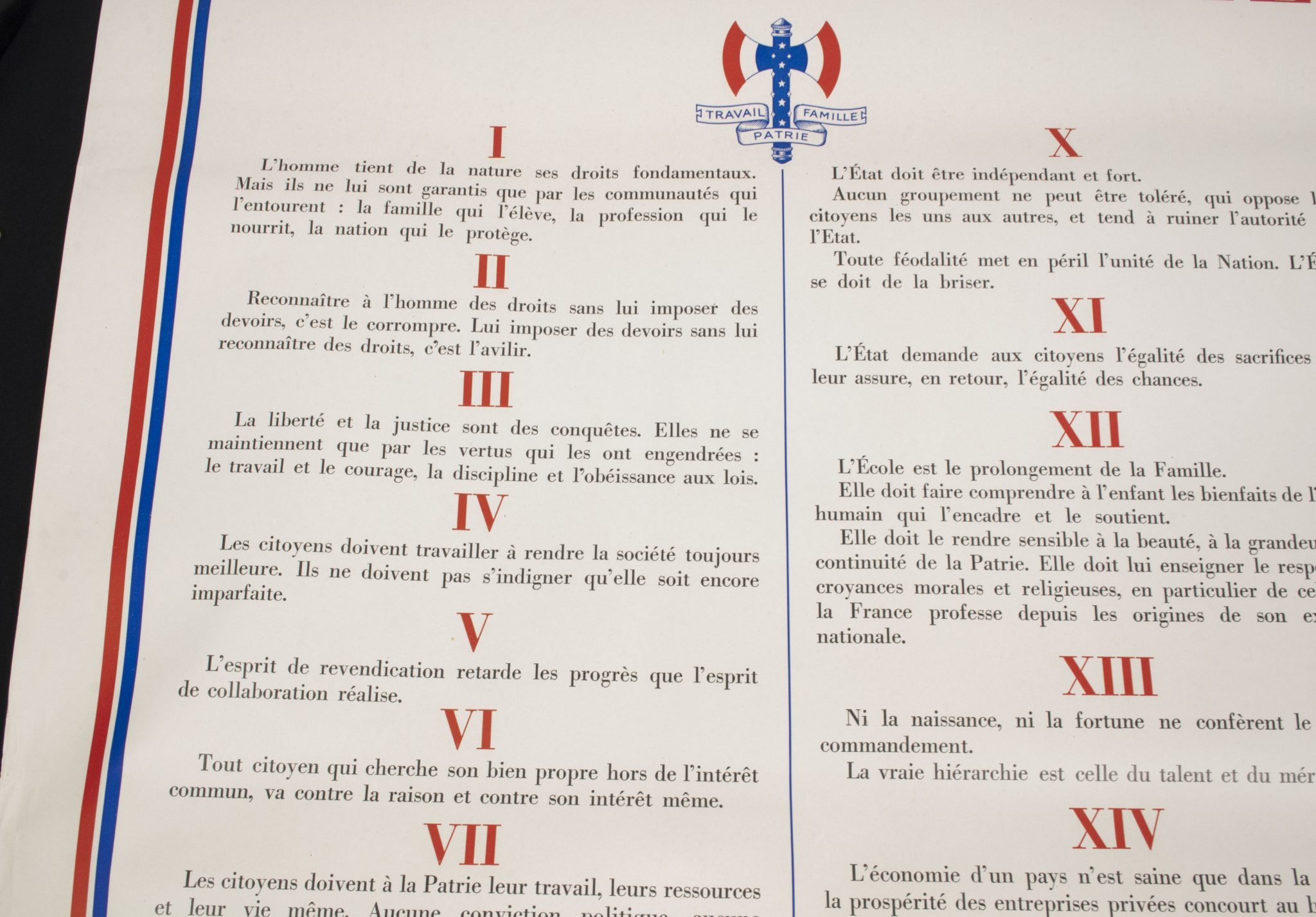 Vichy France poster + Marechal Petain book: "Principes de la Communauté" - Image 10