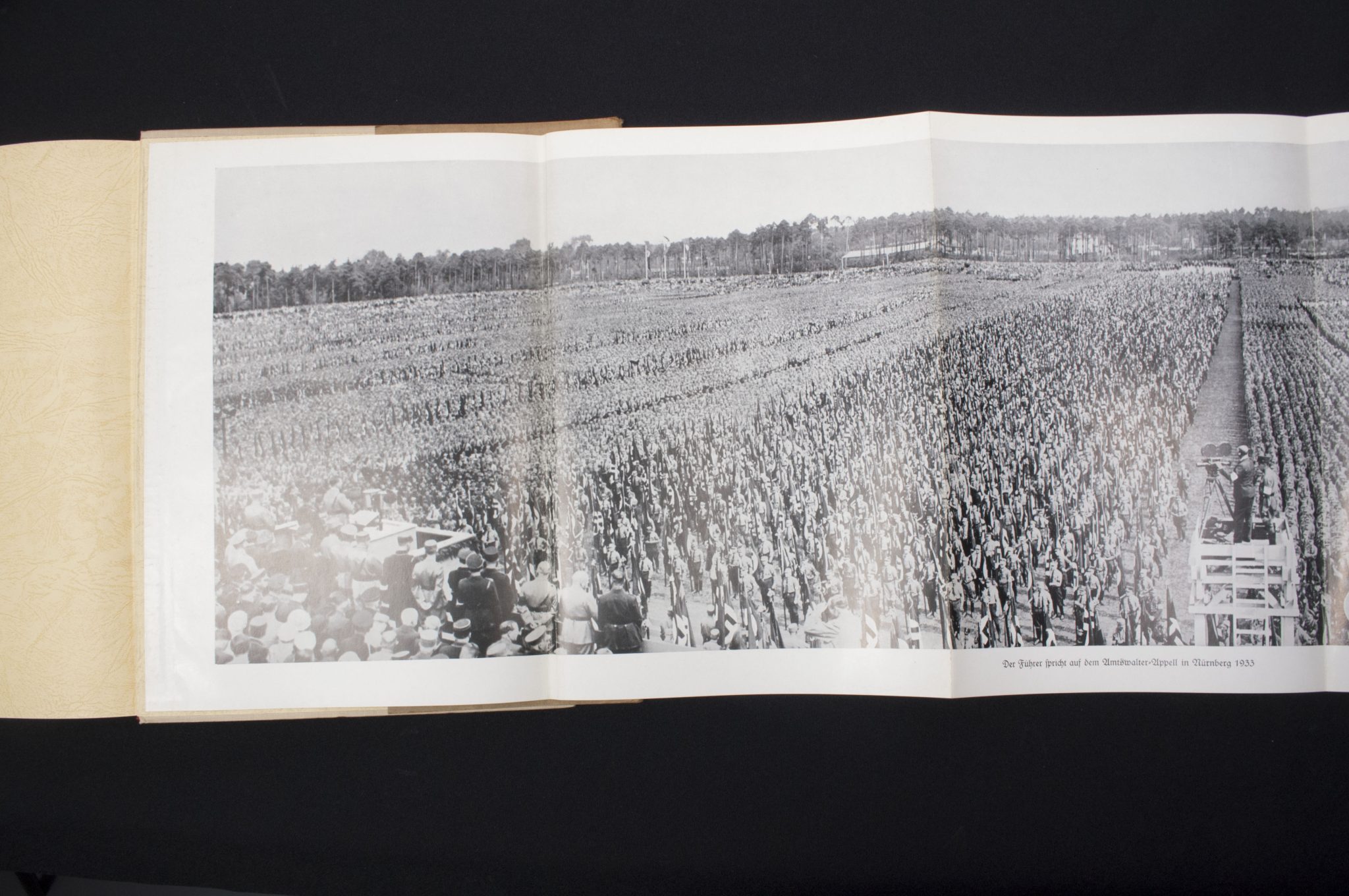 (Book) Das Ehrenbuch des Führers. Der Weg zur Volksgemeinschaft (1933)