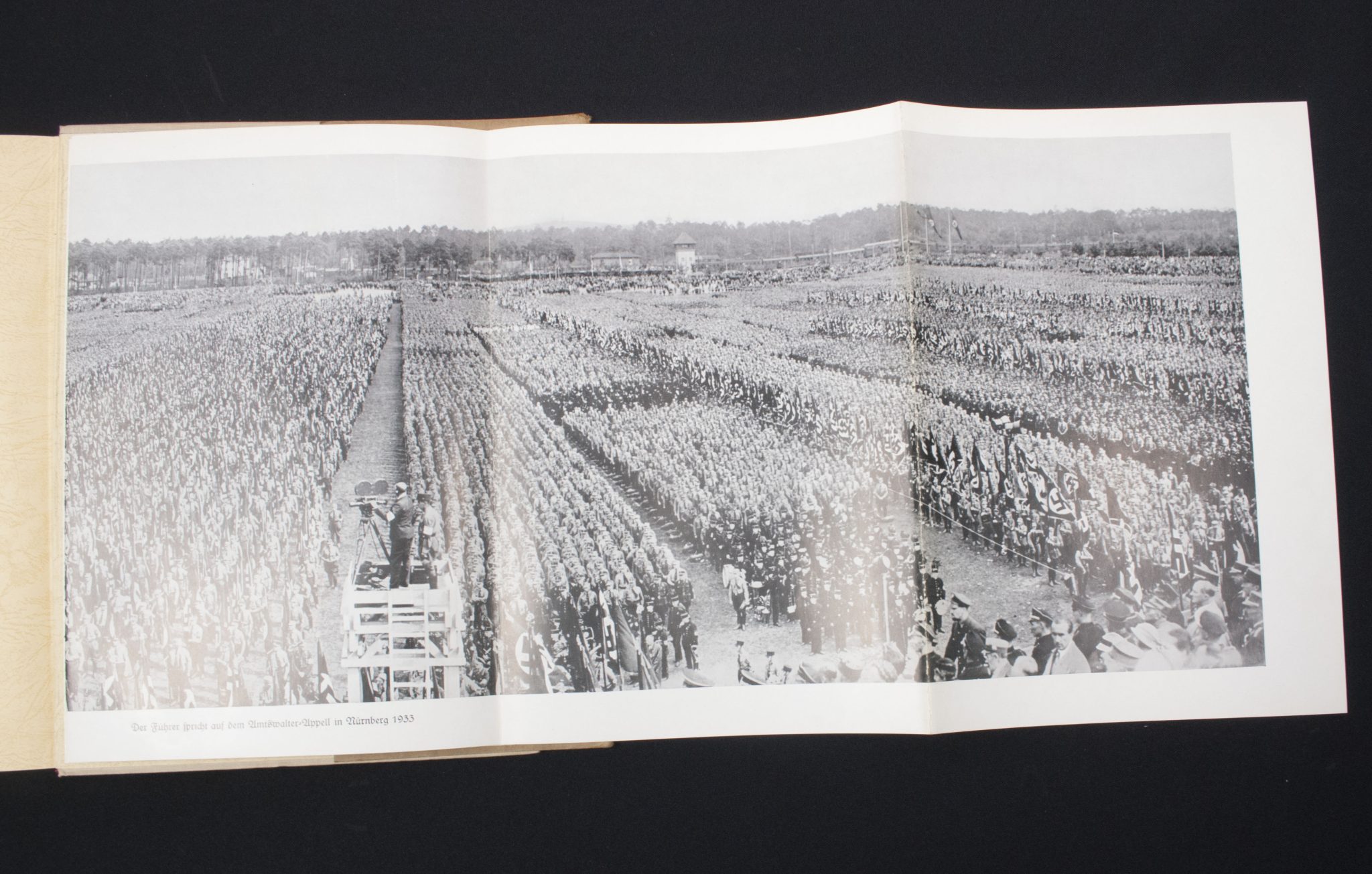 (Book) Das Ehrenbuch des Führers. Der Weg zur Volksgemeinschaft (1933)